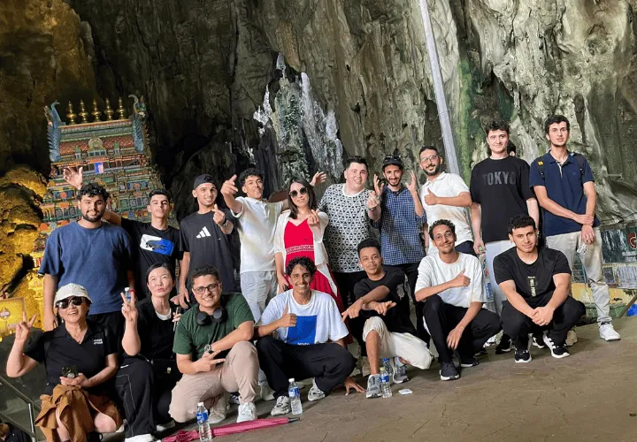A ELS group of students at Batu Caves